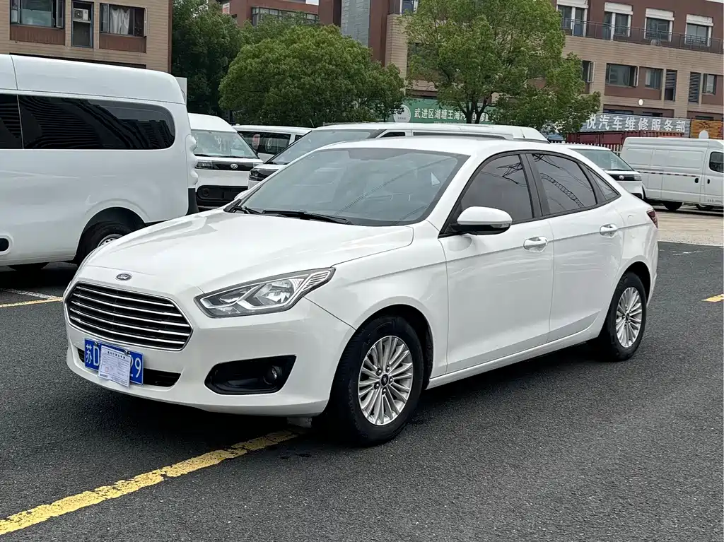 Ford Escort 2017 — фото 1