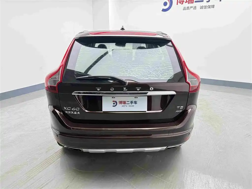 Volvo XC60 2017 — фото 29