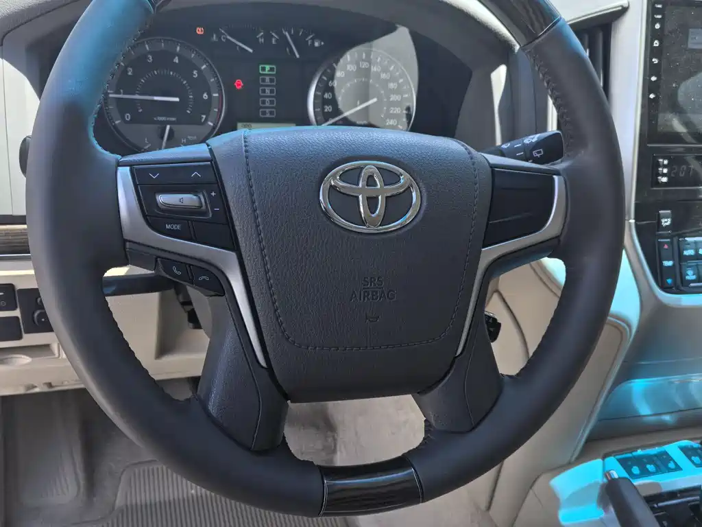 Toyota Land Cruiser 2019 — фото 7