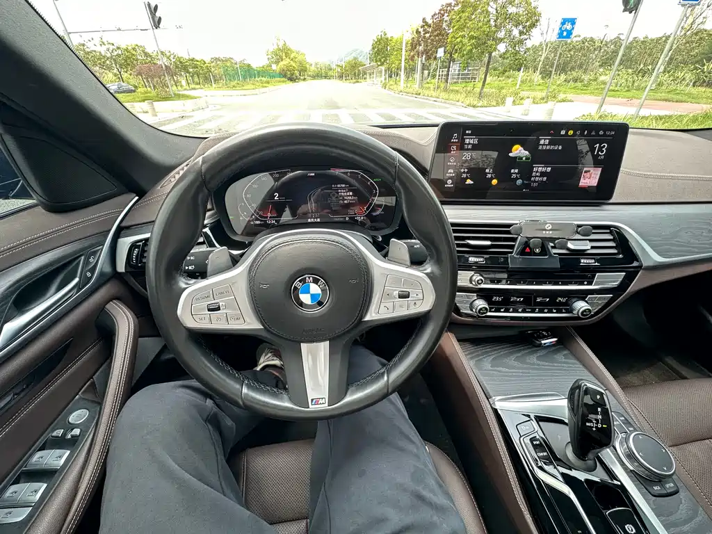 BMW 5 Series 2024 — фото 13