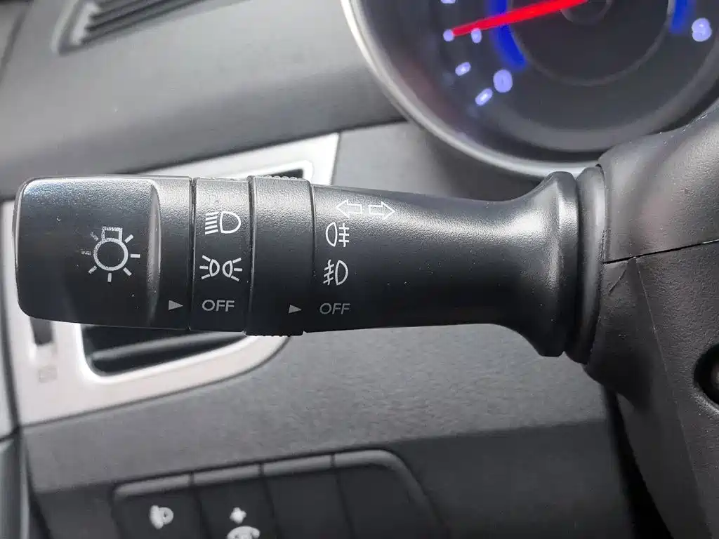 Hyundai Elantra 2014 — фото 21