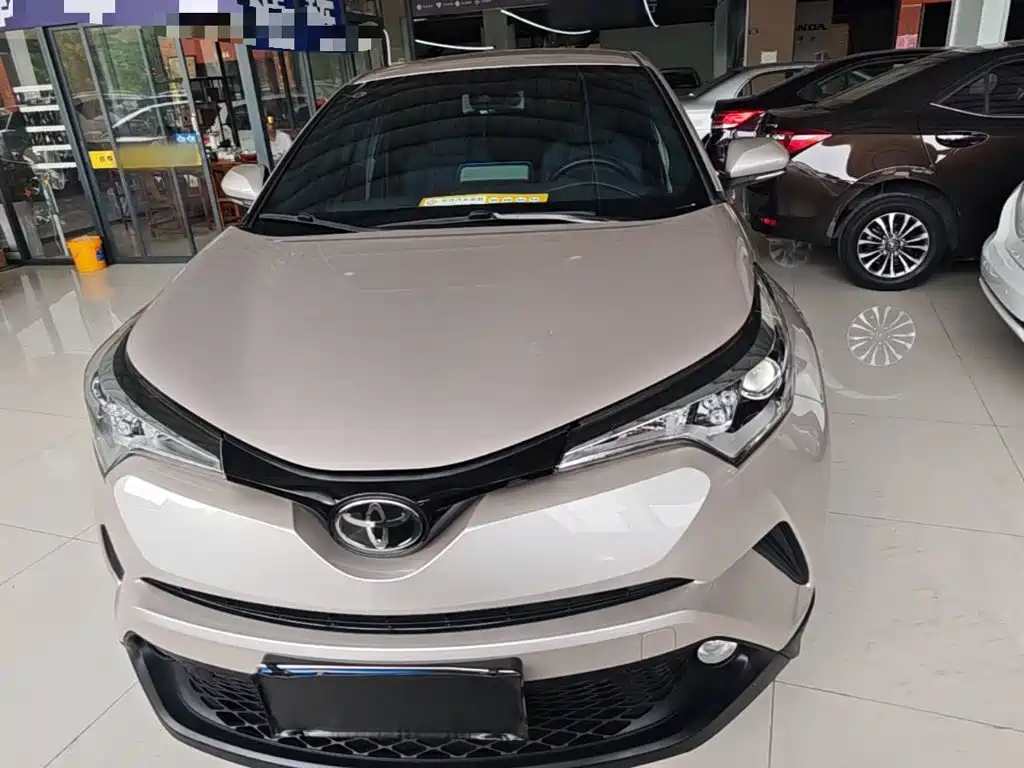 Toyota C-HR 2019 — фото 3