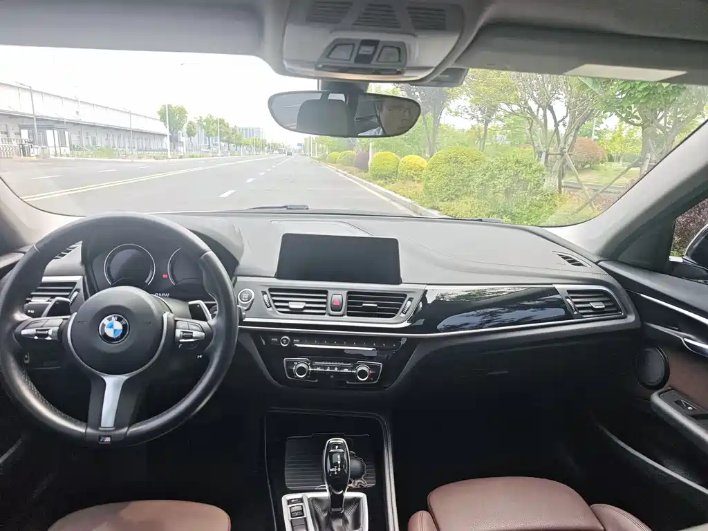 BMW 1 Series 2020 — фото 9