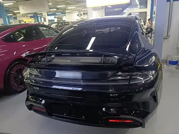Xiaomi SU7 2025