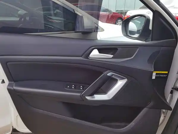 Peugeot 408 2015