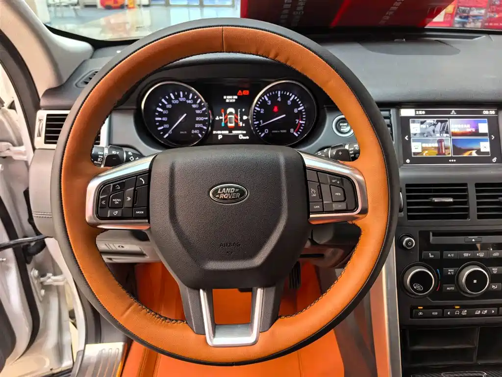 Land Rover Discovery Sport 2015 — фото 13