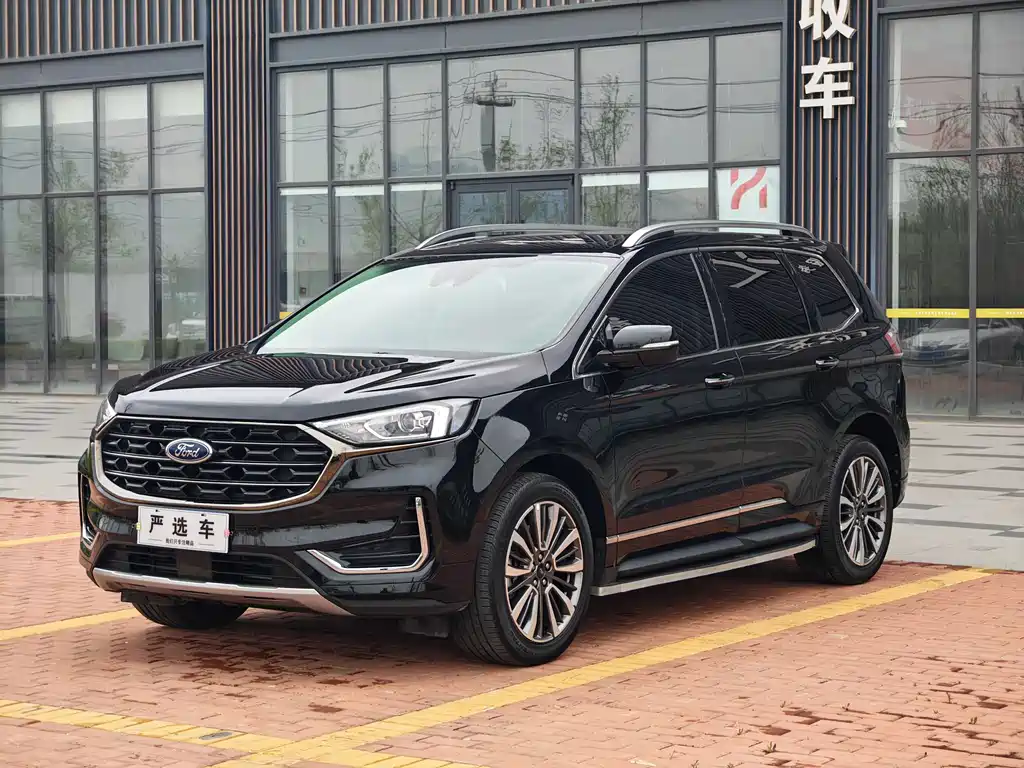 Ford Edge 2022 — фото 1