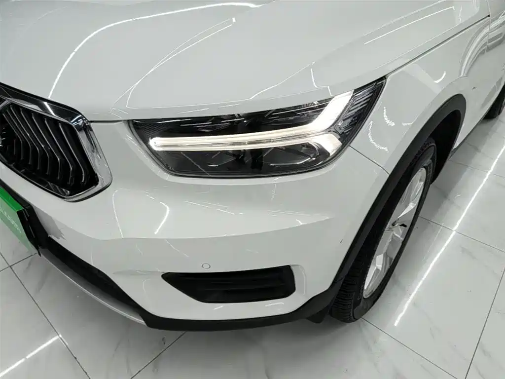 Volvo XC40 2021 — фото 24