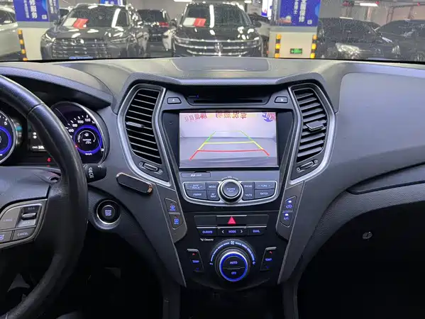 Hyundai Santa Fe 2015