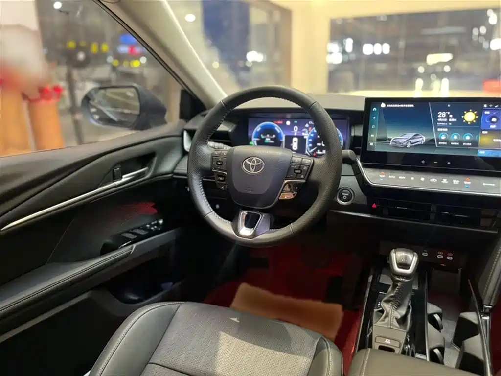 Toyota Camry 2024 — фото 13