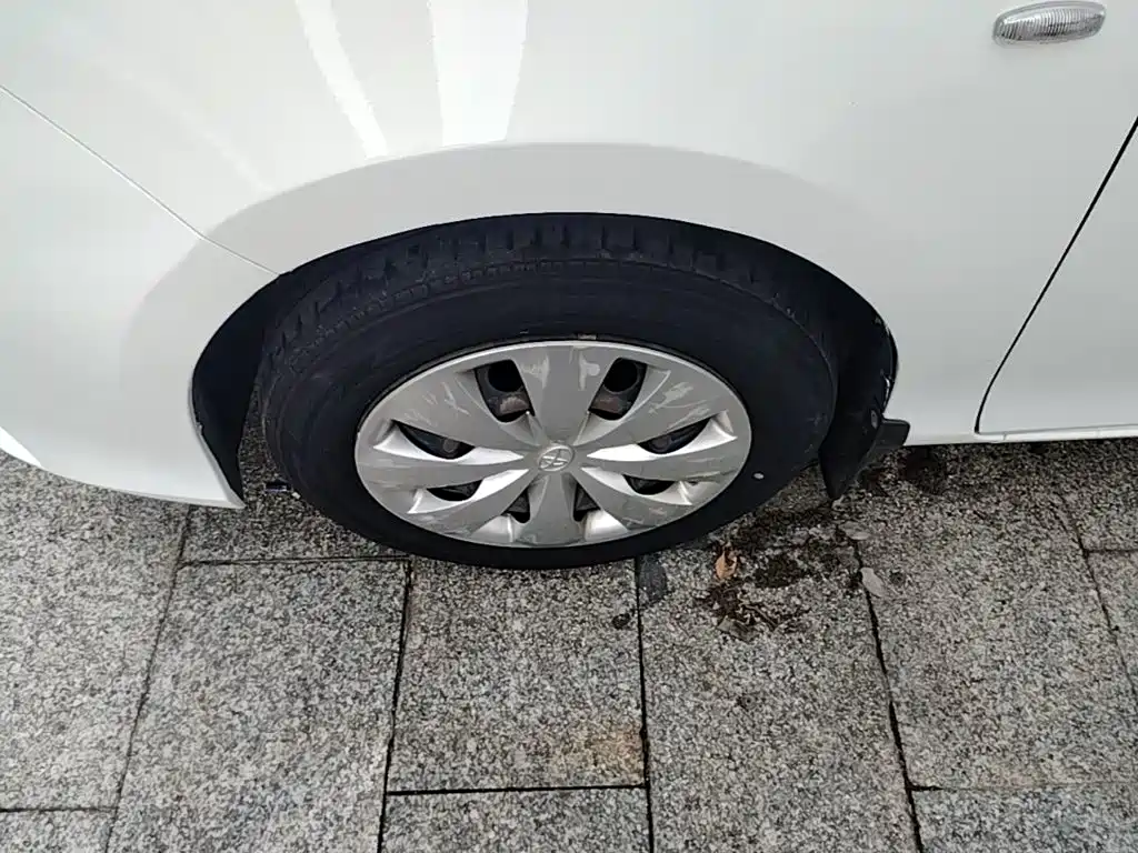 Toyota Yaris L 2021 — фото 23