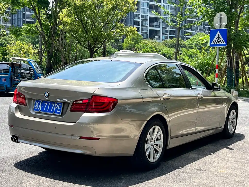 BMW 5 Series 2011 — фото 5