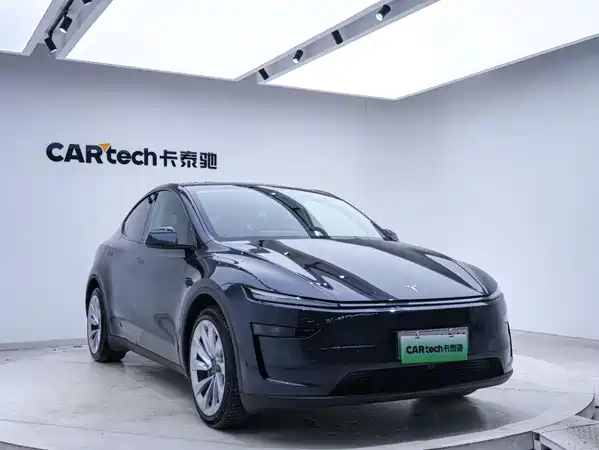 Tesla Model Y 2025