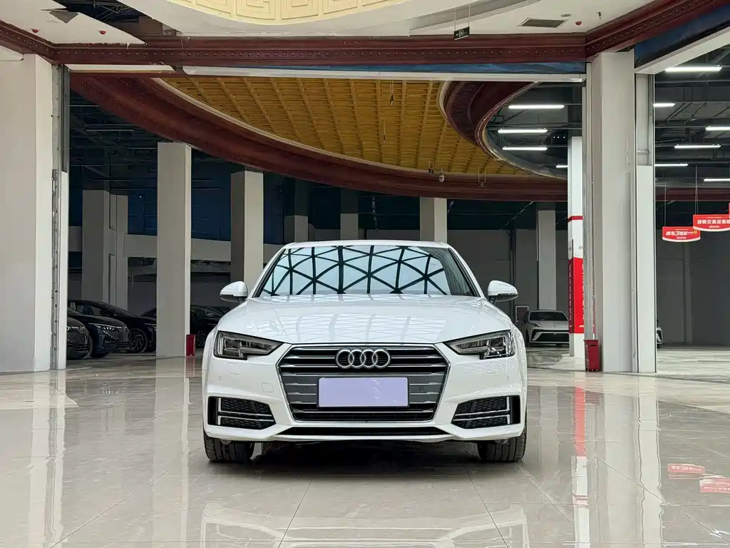 Audi A4L 2018 — фото 3