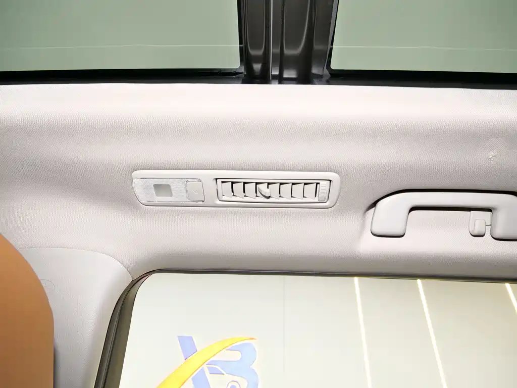 Toyota Highlander 2023 — фото 15
