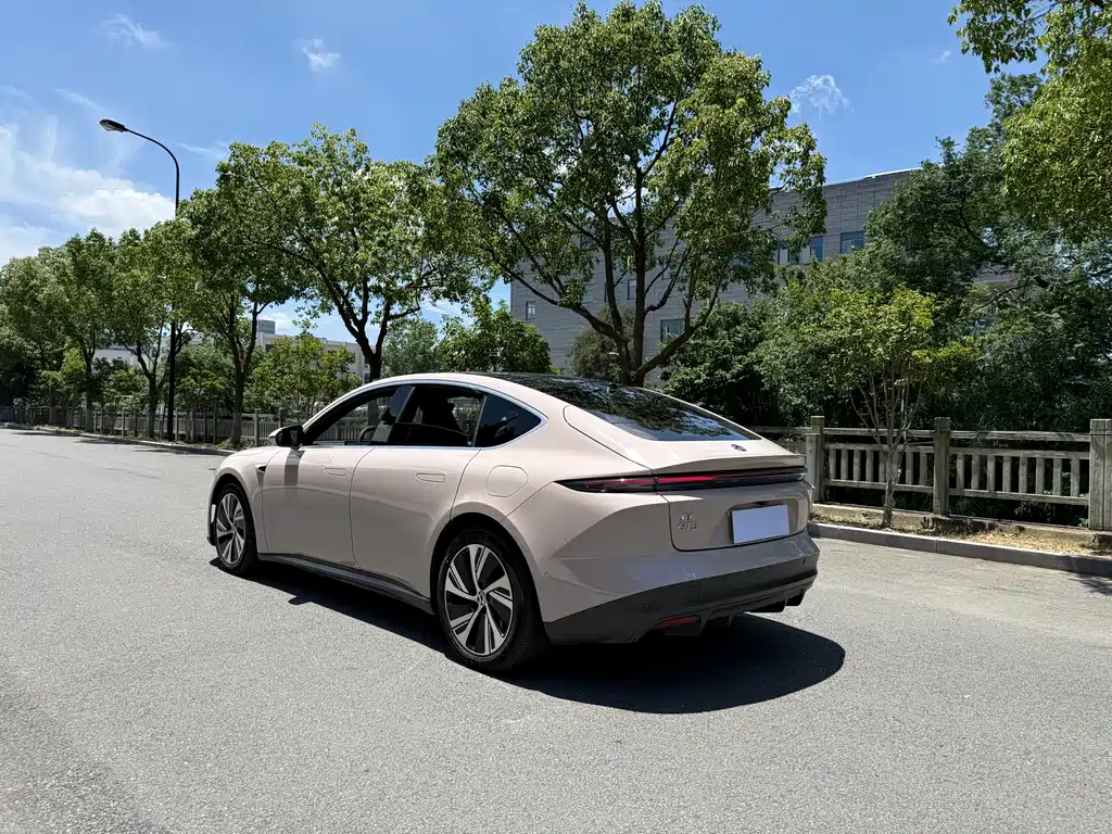 NIO ET5 2023