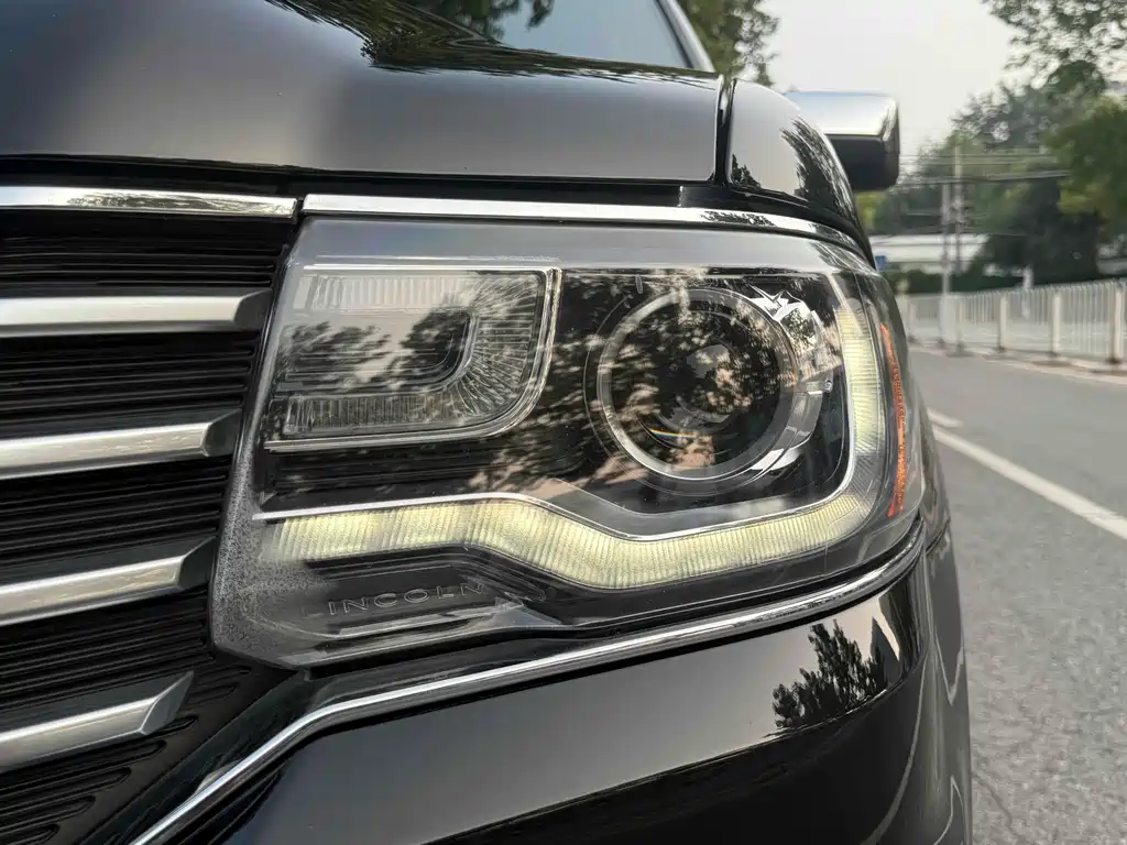 Lincoln Navigator 2017 — фото 26