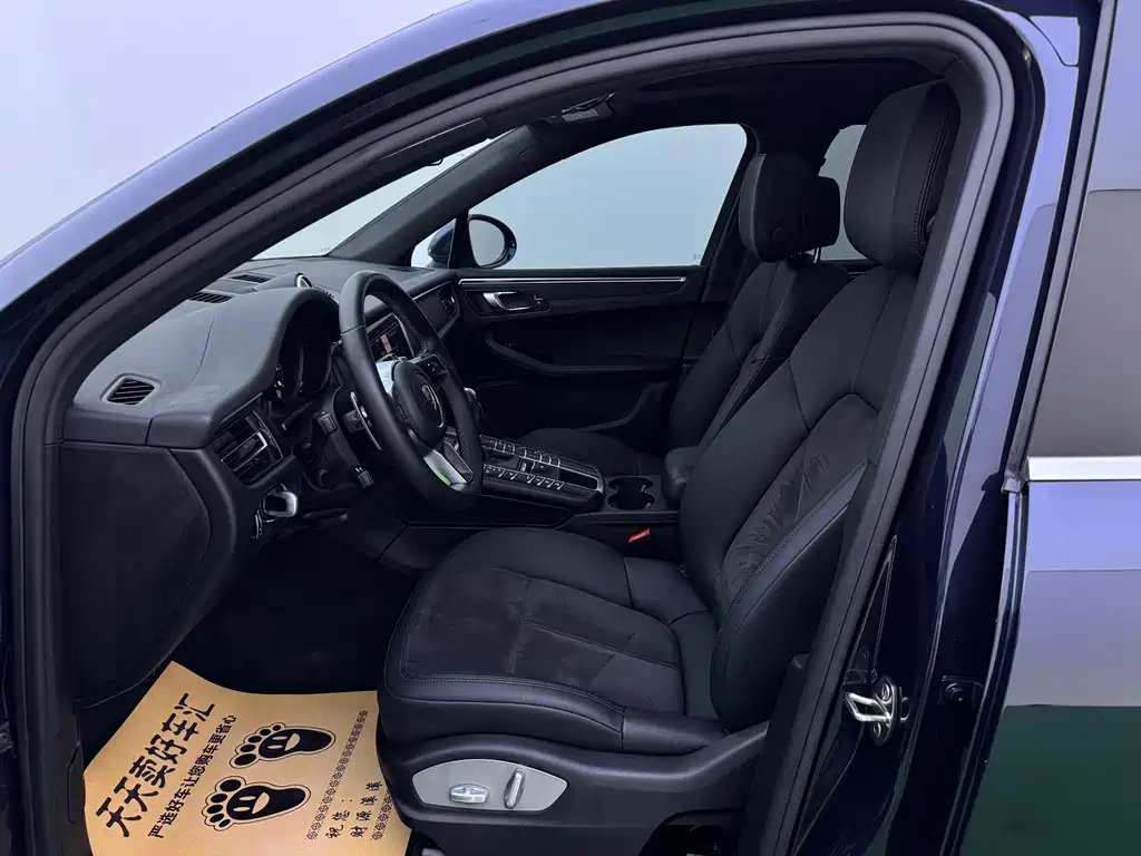 Porsche Macan 2019 — фото 25