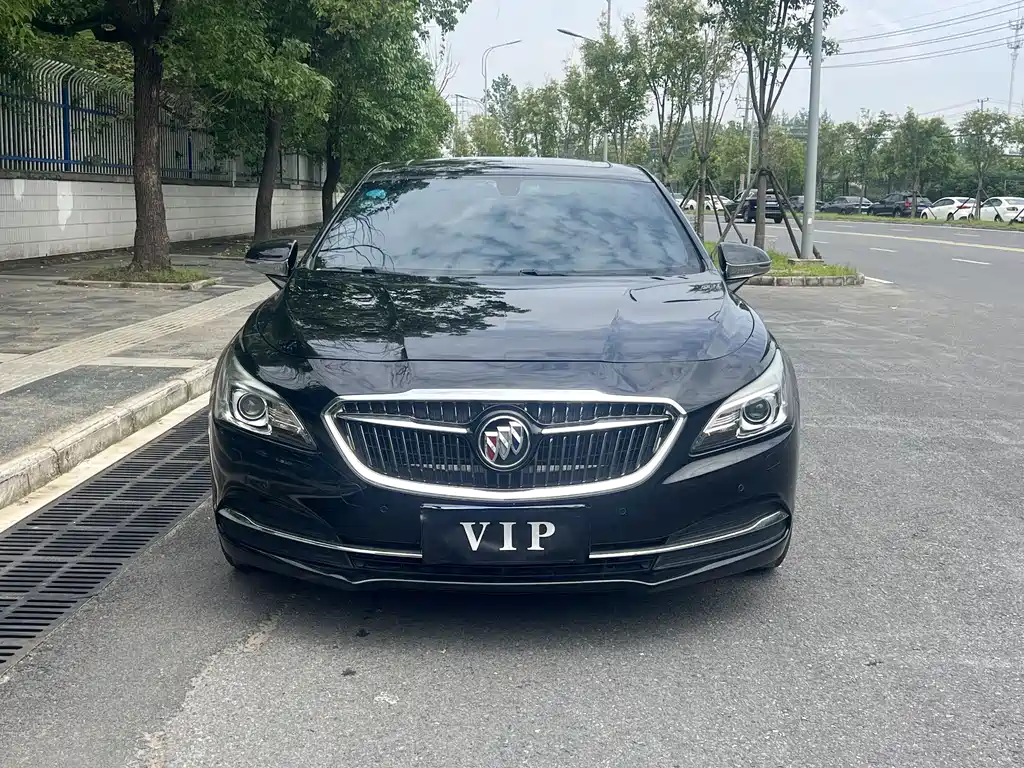 Buick LaCrosse 2017 — фото 2