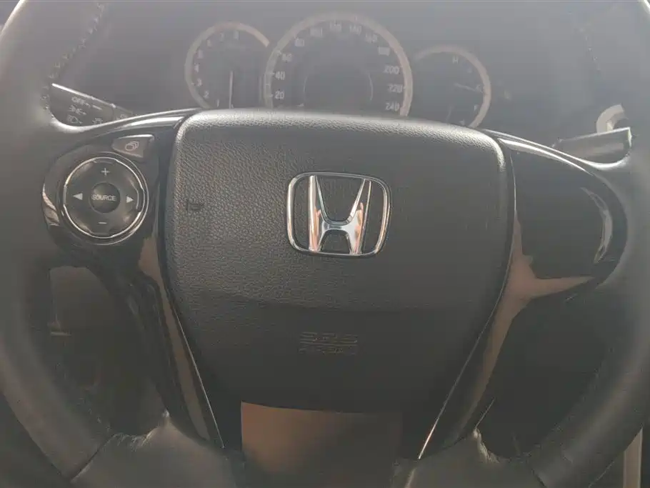 Honda Accord 2017 — фото 15