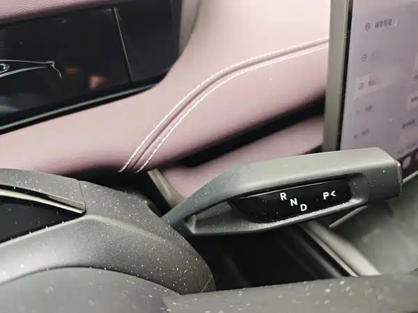 Xiaomi SU7 2025