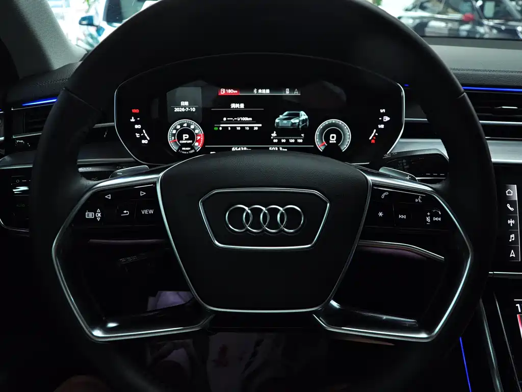 Audi A8 2021 — фото 9