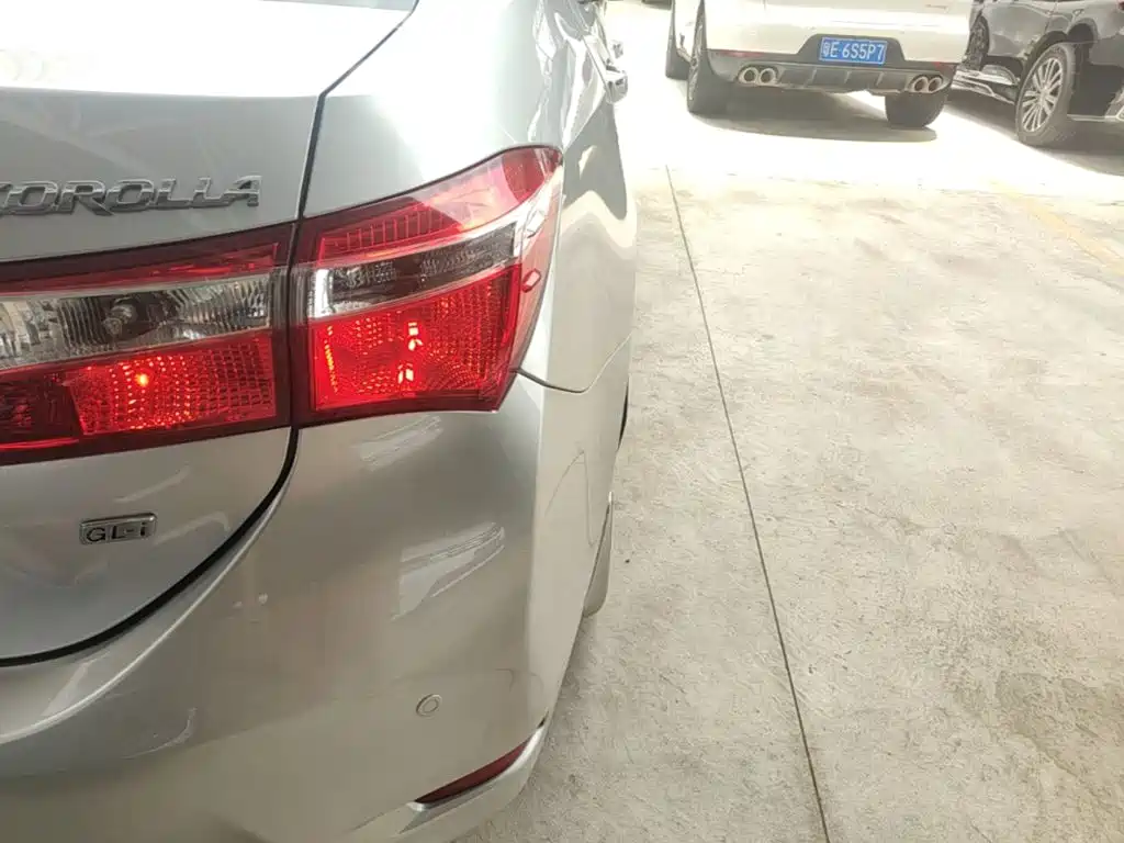 Toyota Corolla 2015 — фото 8