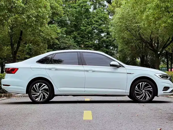 Volkswagen Sagitar 2022