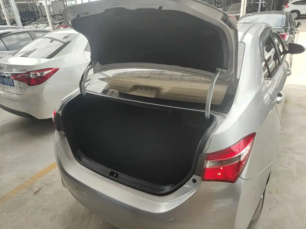 Toyota Corolla 2015 — фото 19