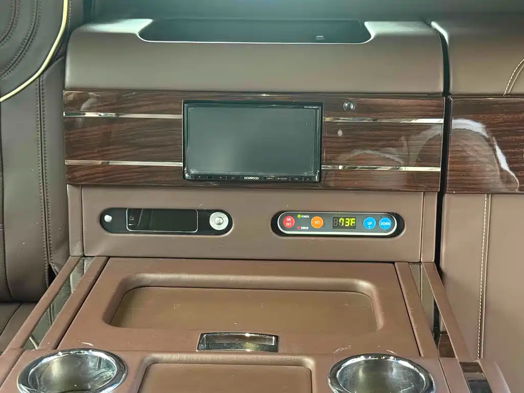 Lincoln Navigator 2017 — фото 21