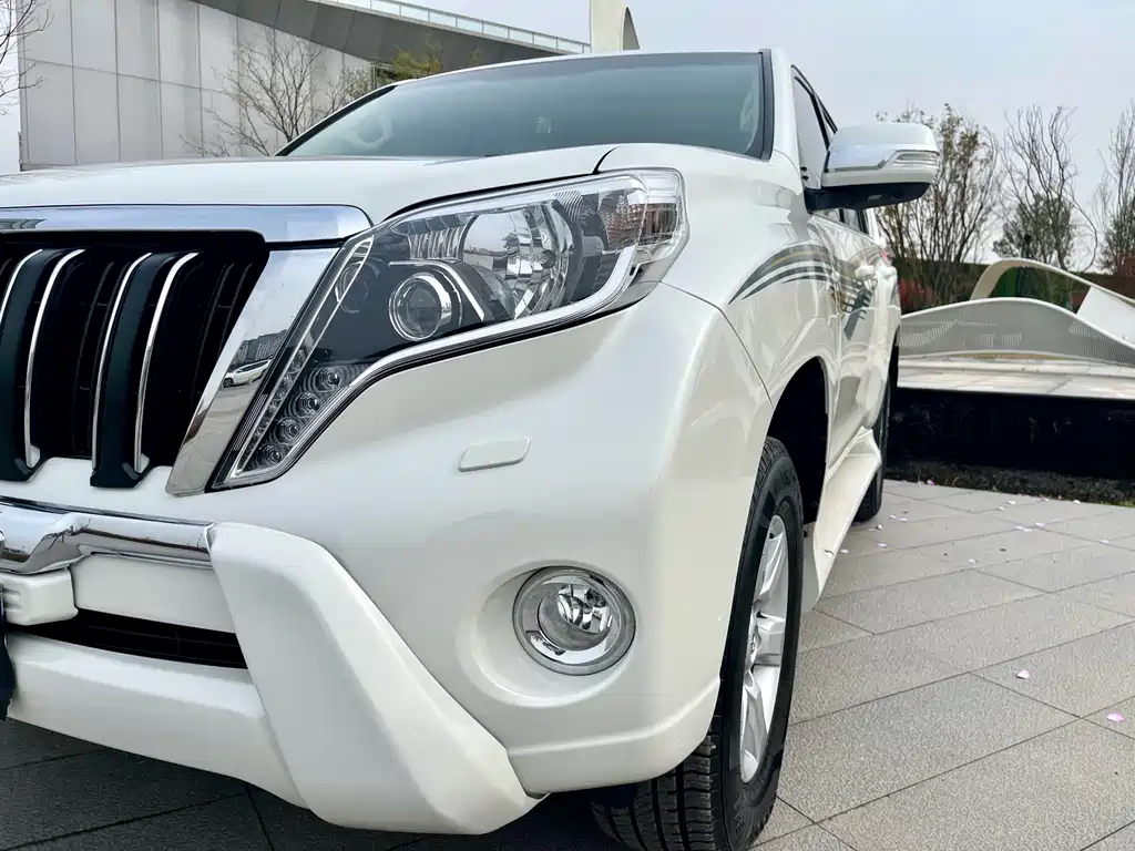 Toyota Prado 2014 — фото 12