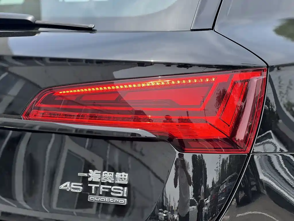Audi Q5L 2023 — фото 14