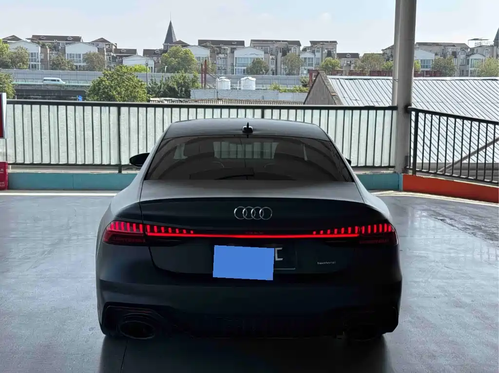 Audi A7L 2022 — фото 9
