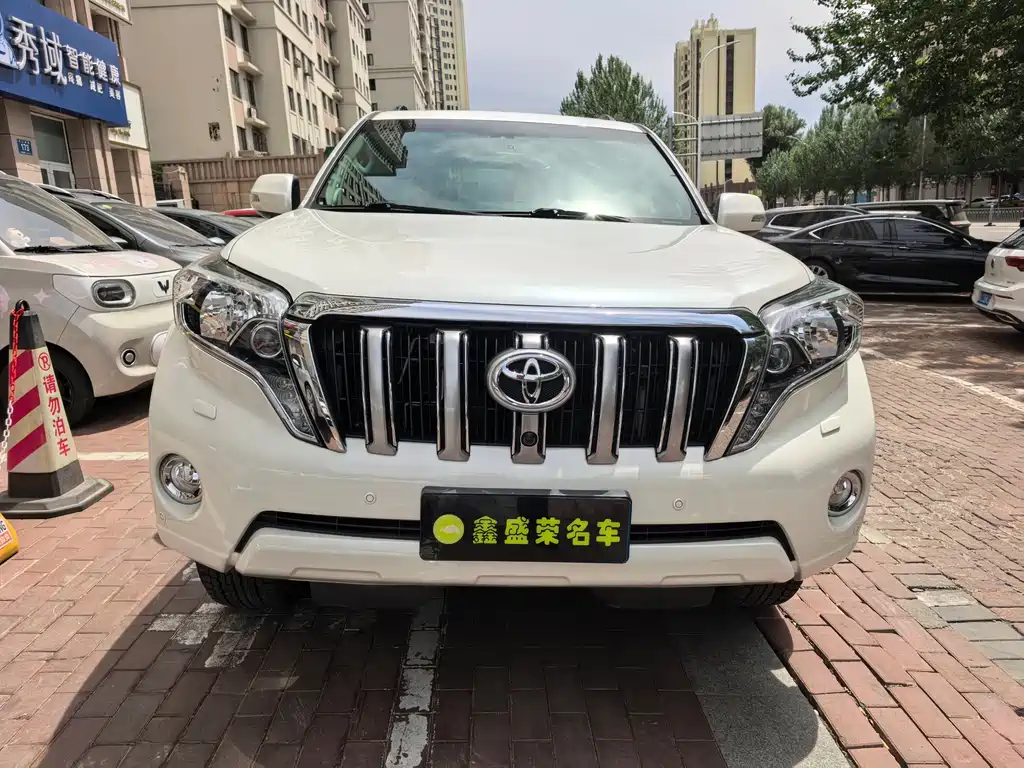 Toyota Prado 2017 — фото 2
