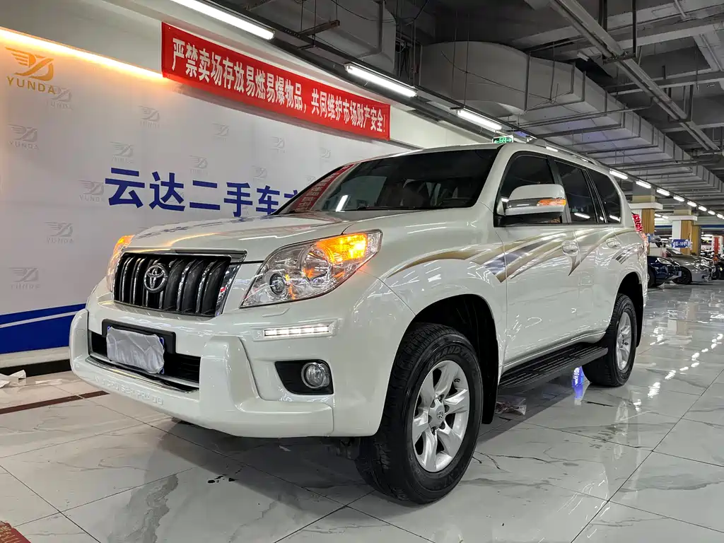 Toyota Prado 2013 — фото 2