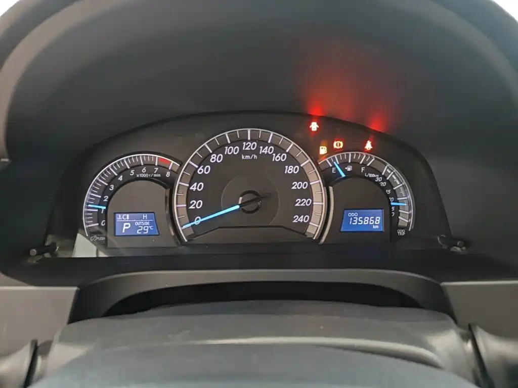 Toyota Camry 2017 — фото 12