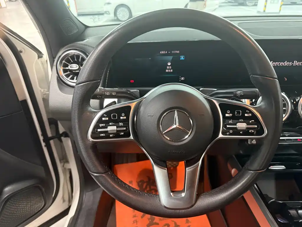 Mercedes-Benz GLB 2021
