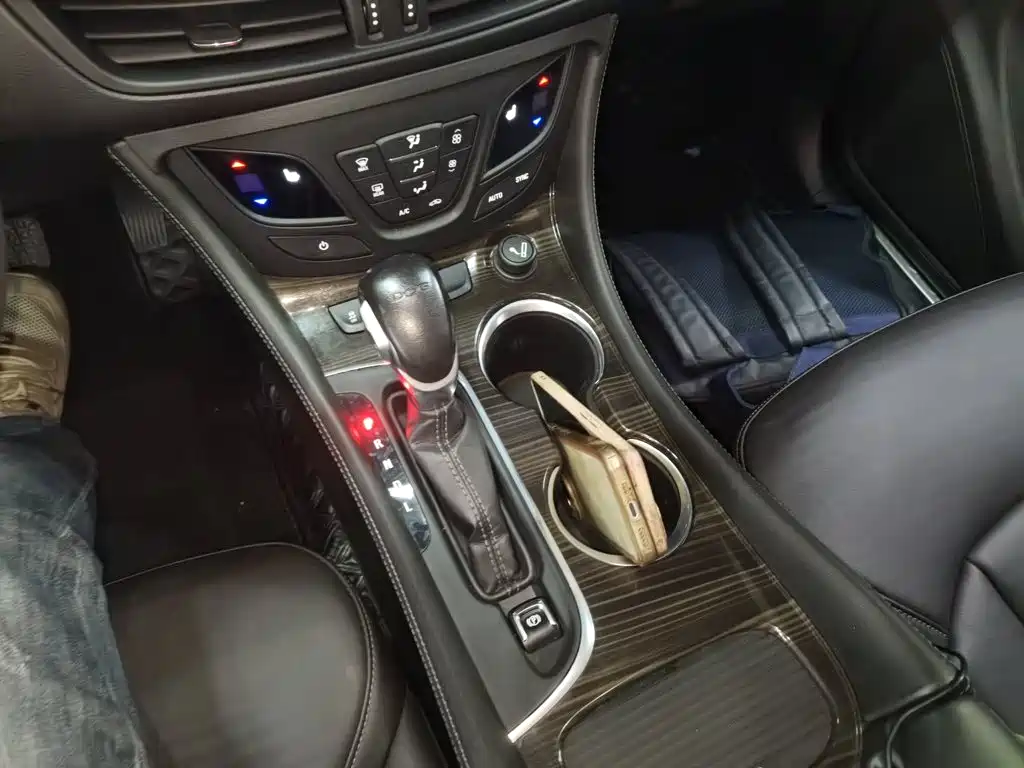 Buick Envision Plus 2020 — фото 12
