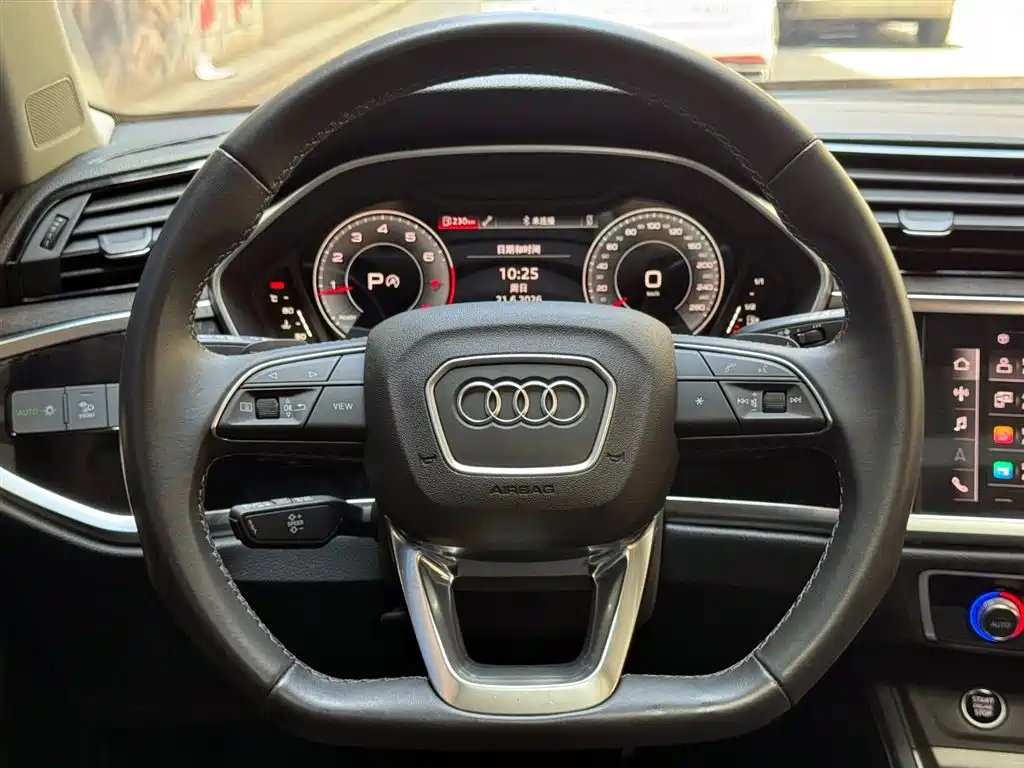 Audi Q3 2023 — фото 12