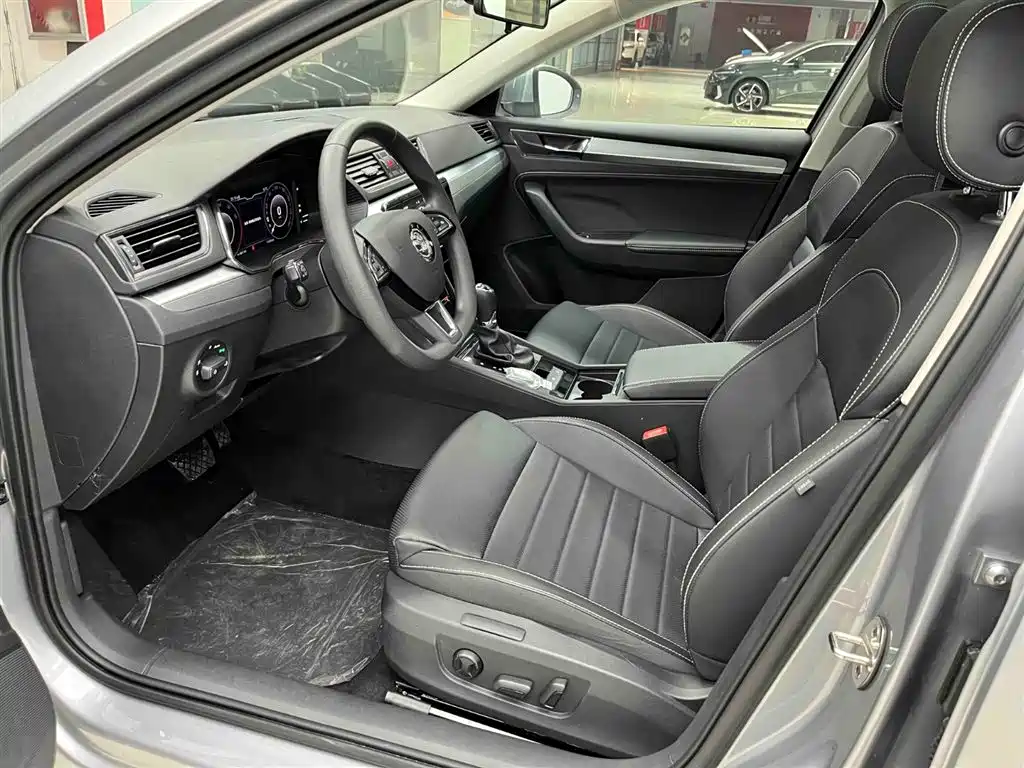 Skoda Superb 2024 — фото 11