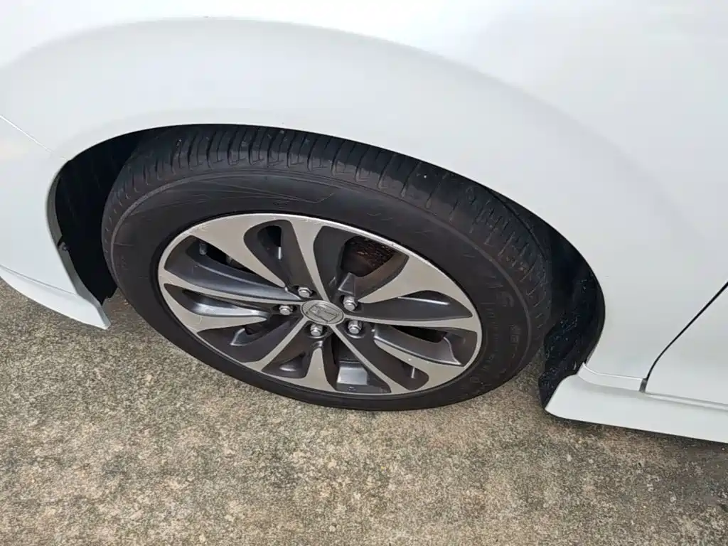 Honda Jade 2017 — фото 23