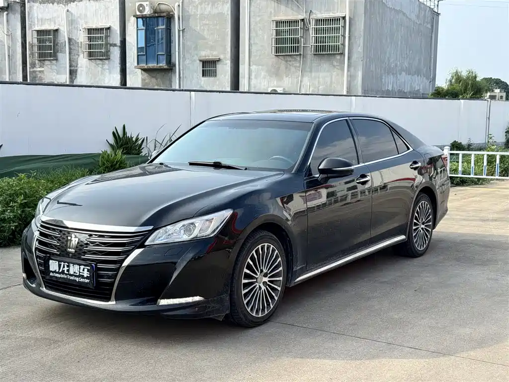Toyota Crown 2020 — фото 1