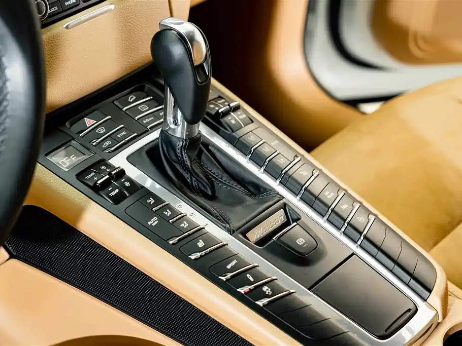 Porsche Macan 2017 — фото 10