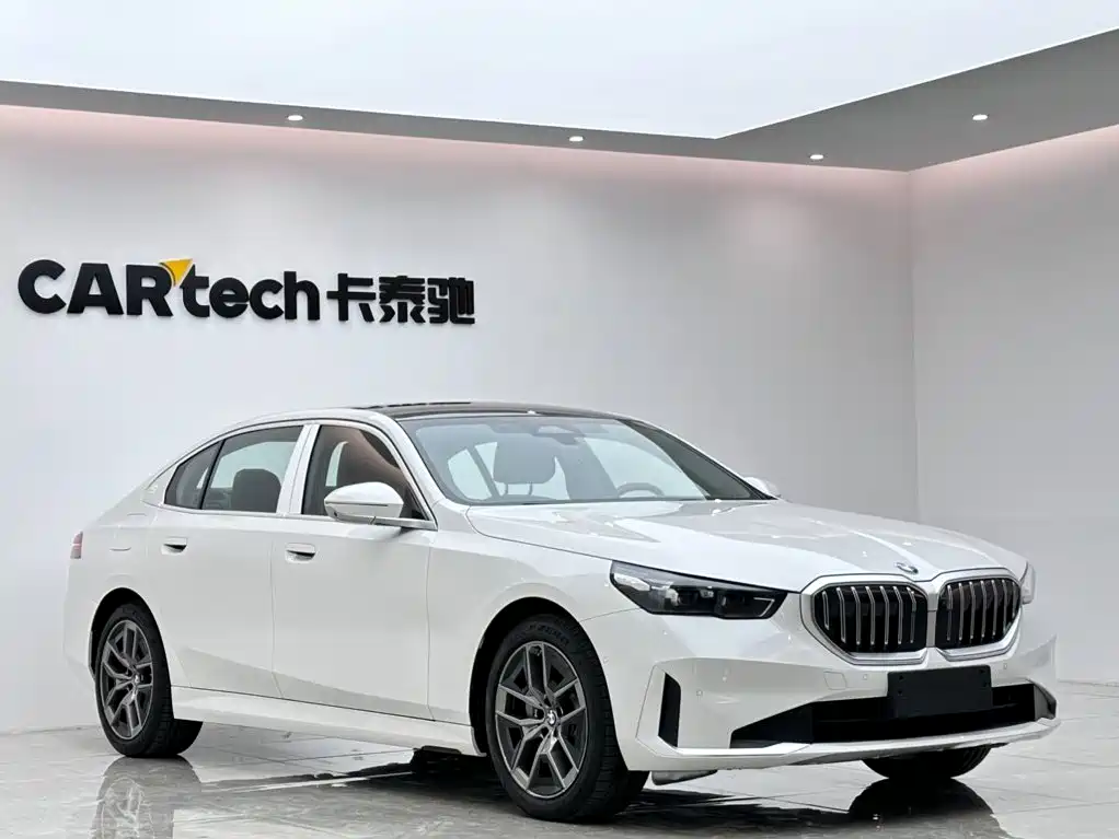 BMW 5 Series 2024
