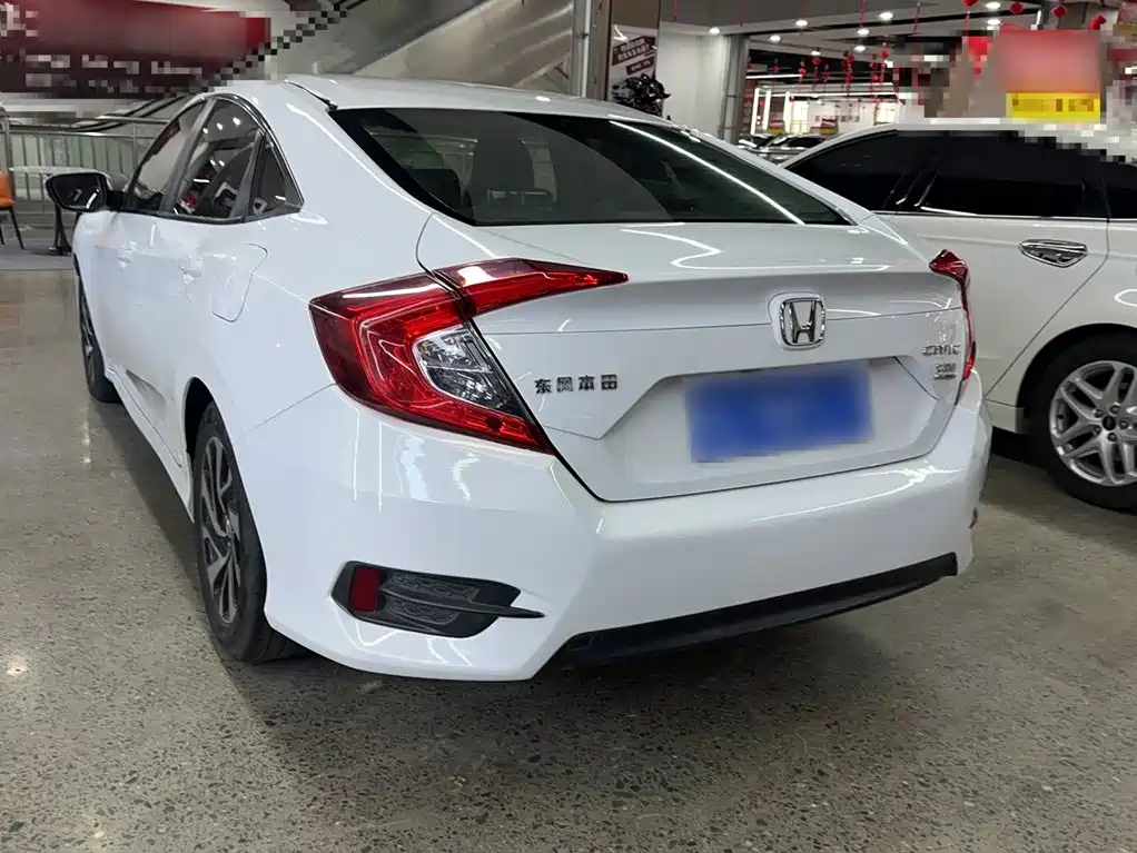Honda Civic 2017 — фото 8