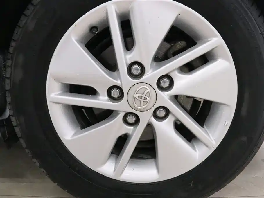 Toyota Corolla 2016 — фото 15
