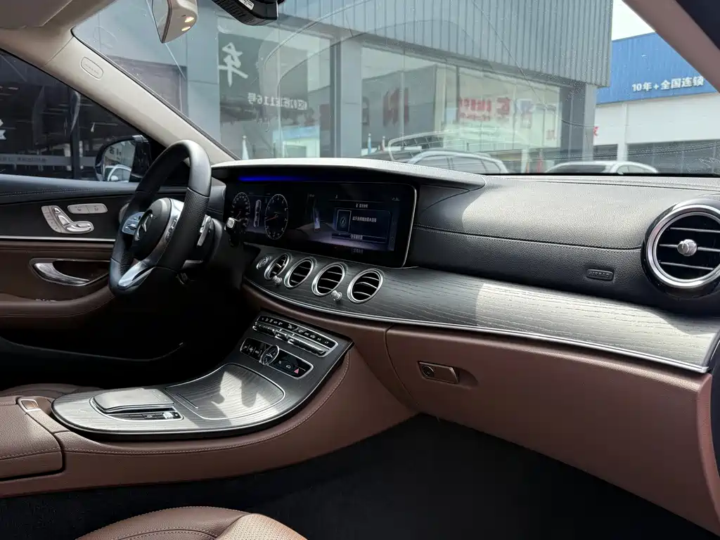 Mercedes-Benz E-Class 2020 — фото 9