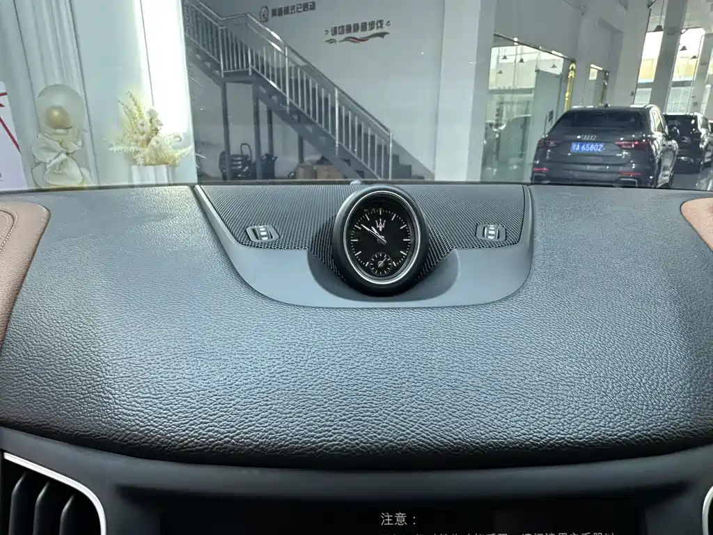 Maserati Levante 2019 — фото 13
