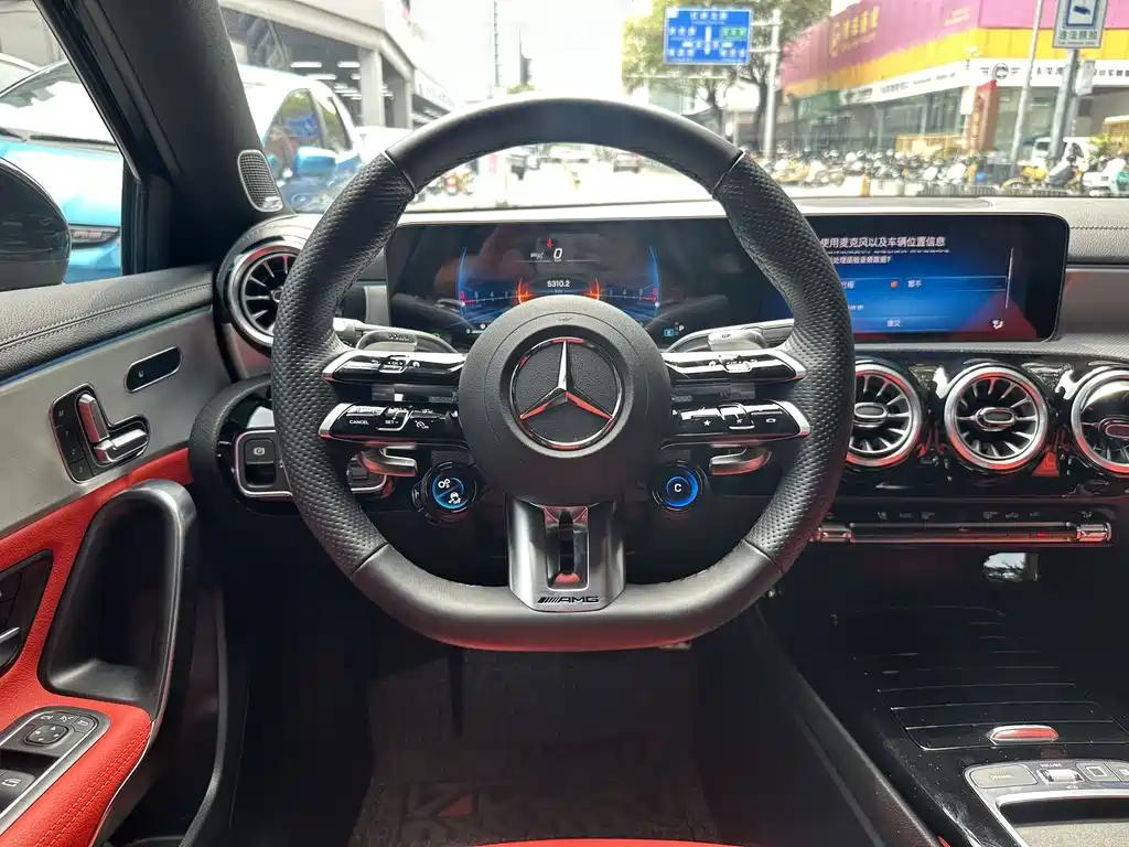 Mercedes-Benz A-Class AMG 2025 — фото 9