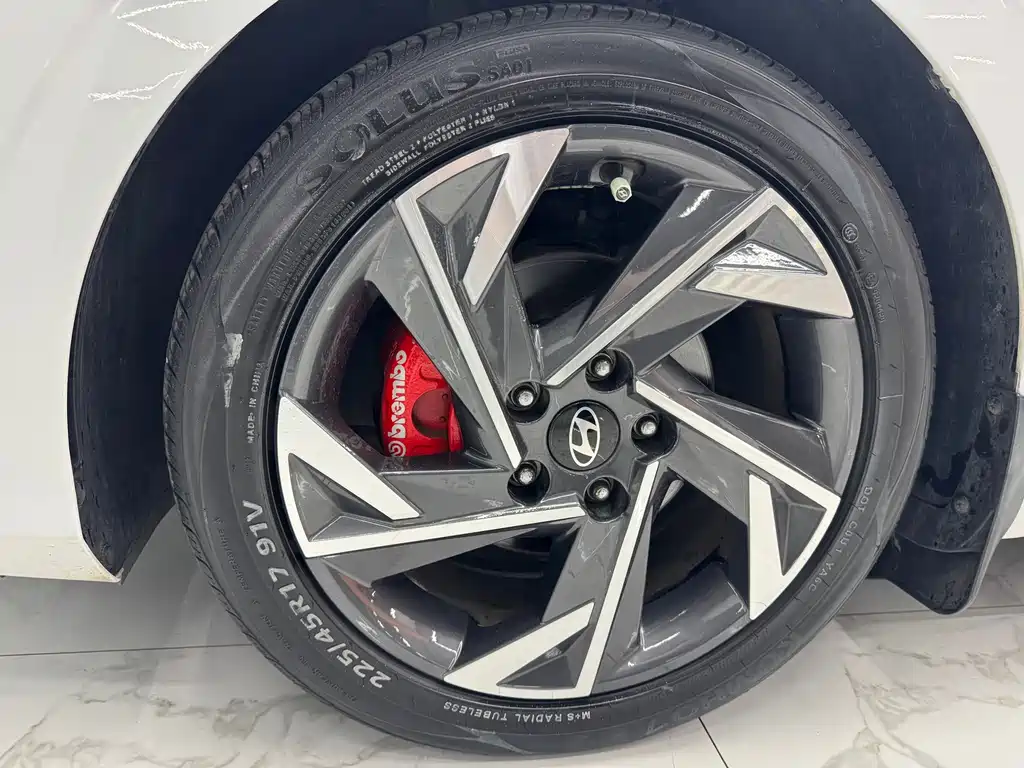 Hyundai Elantra 2023 — фото 13
